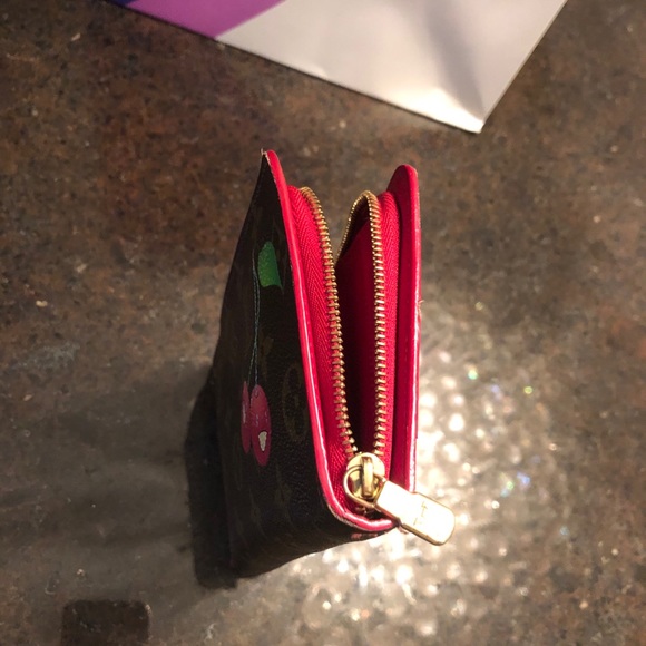 Louis Vuitton monogram cherry 🍒 zippy wallet - Picture 7 of 8